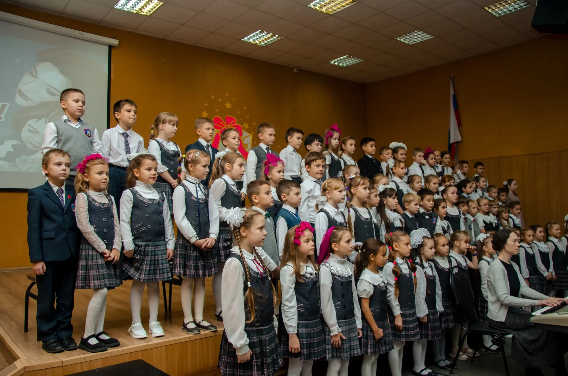 Школьный хор. Руководитель Куликова Наталья Владиславовна